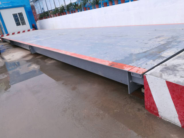 徐州60噸地磅|徐州60噸貨車(chē)電子地磅安裝現(xiàn)場(chǎng)圖片