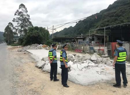 國道邊安裝一臺地磅被叫停拆除 并要求還原公路設(shè)施